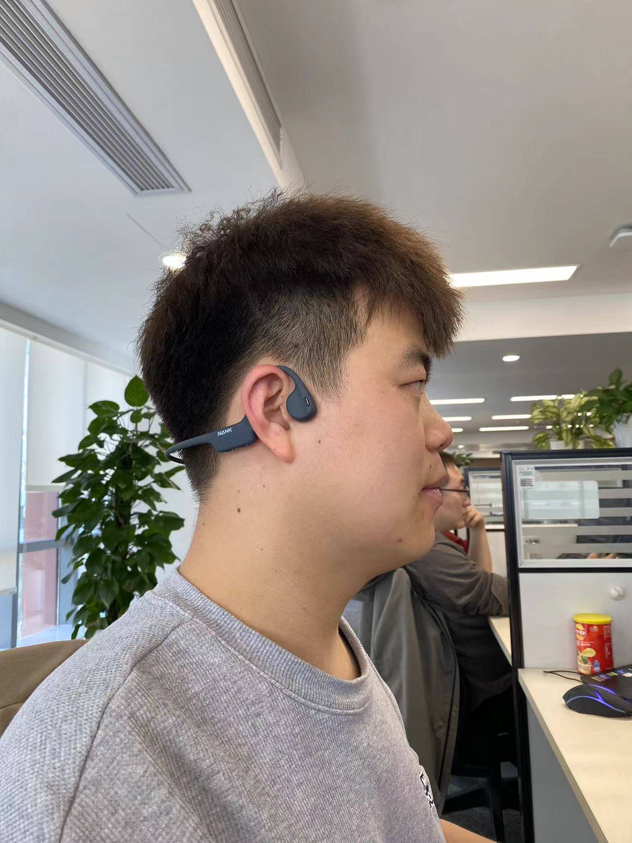 更运动的骨传导耳机南卡neo2