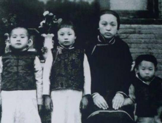 "张作霖发家后,他的结拜兄弟张作相,汤玉麟等人常说:赵夫人文化不高