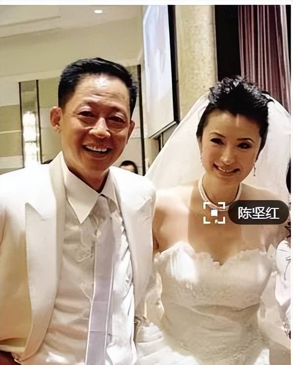 女神收割机王志文7位女友都是绝世美女42岁才娶小8岁模特