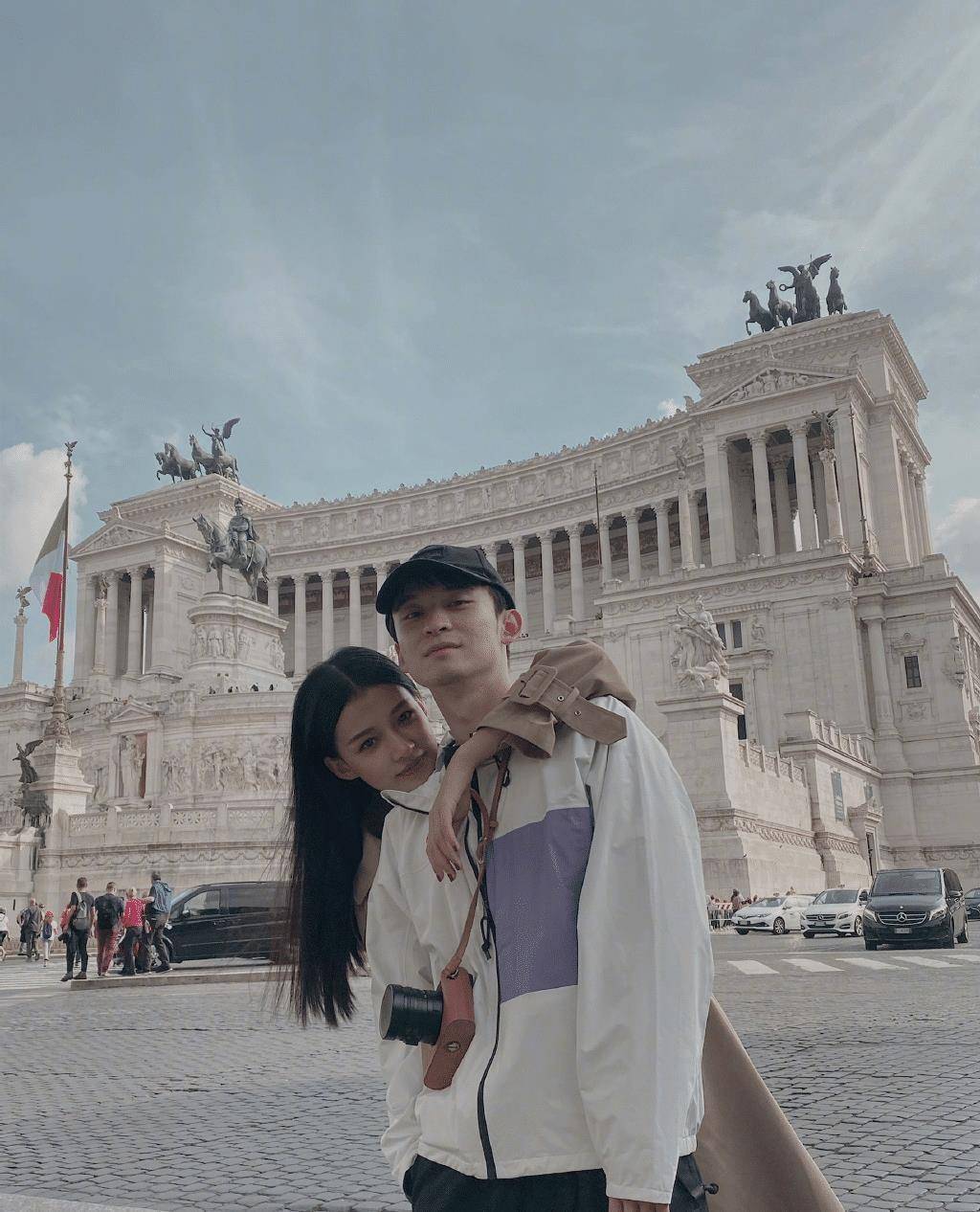 孙怡私服照简直要甜出糖了,收腰衬衫配齐刘海,一点不像孩子妈