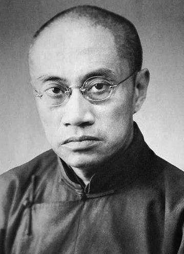 民国时期有一位十分著名的国学大师,他的名字就叫做梁漱溟,这一位是