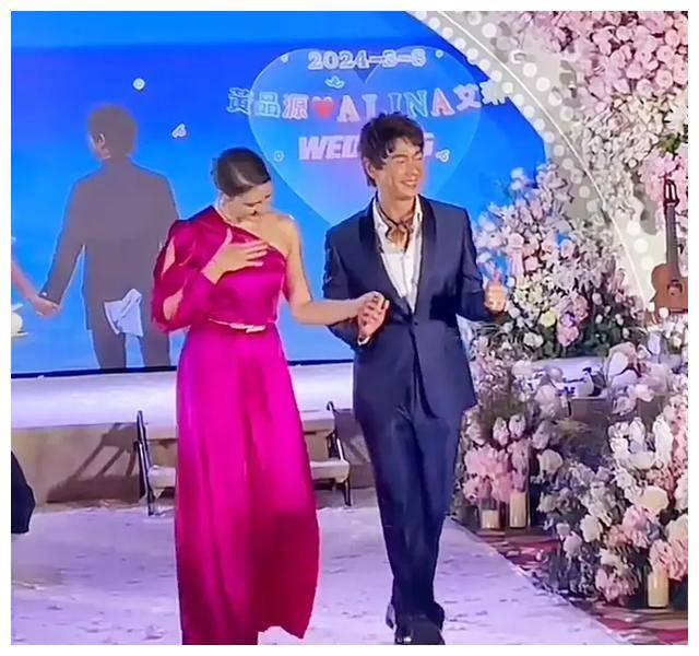 黄品源55岁婚礼任贤齐献唱妻子才华惊人