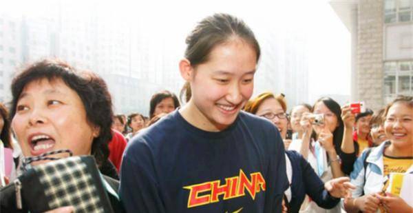 前国家队教练逼弟子吃禁药,娶小23岁女徒弟,亲口表示:她技术好_陈欣怡