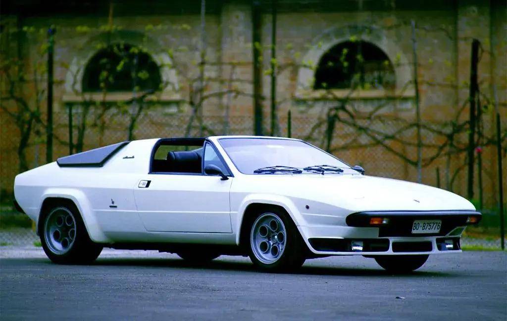 1979年间共生产53 辆)jarama至今仍然是兰博基尼经典车型中的失败者