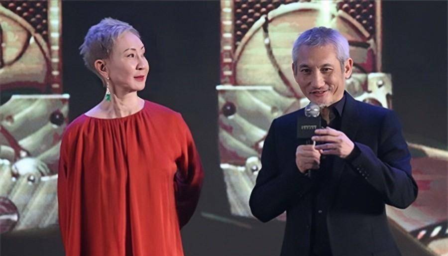 而施南生只是回应:两个人的婚姻只存在我们两个人,无关第三个人.