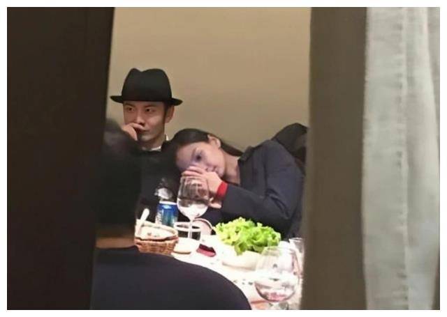 与黄晓明交往后,百万包包惊艳,财路直线飙升!_baby_明星_小姐