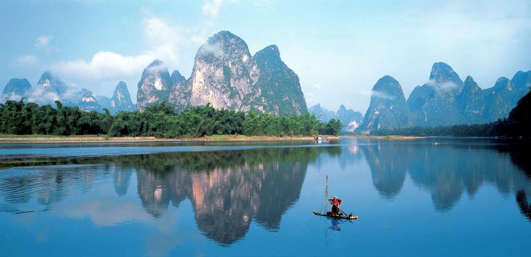 这次我为了节省费用和不被坑,出发前我让在桂林旅游局上班的大学同学