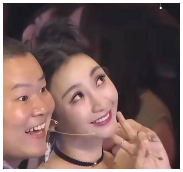 原创柳岩身材完胜小岳岳斩获网络赞誉电影发布会热议