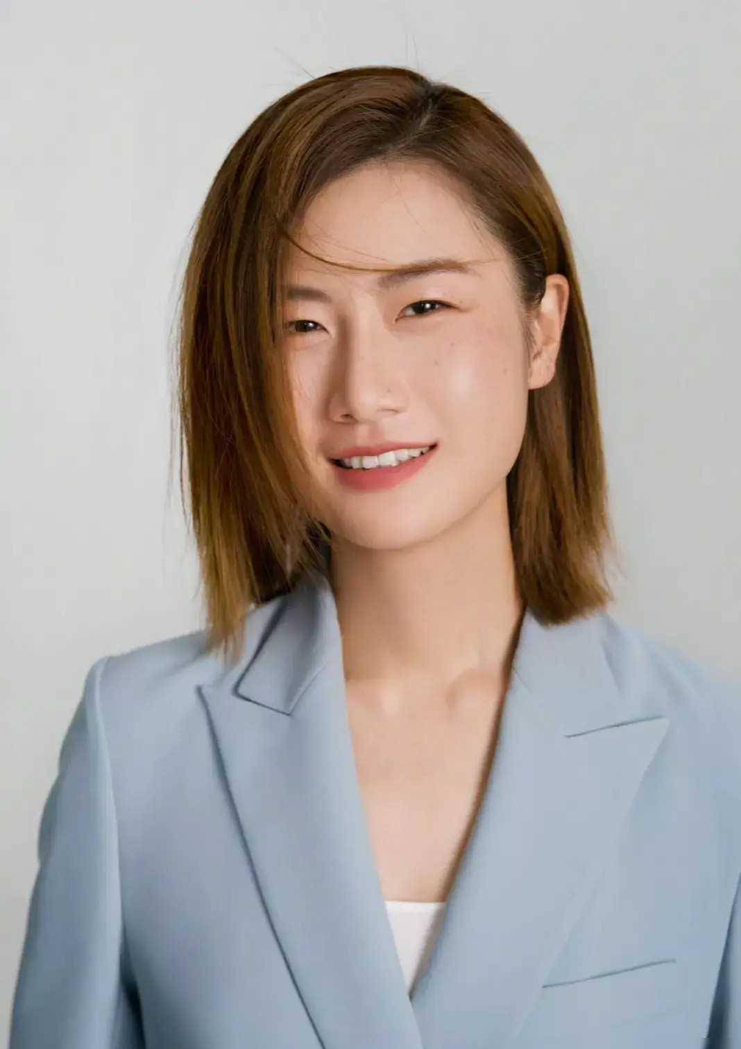 原创退役后变漂亮的四位国乒女将张怡宁变得有女人味丁宁改头换面