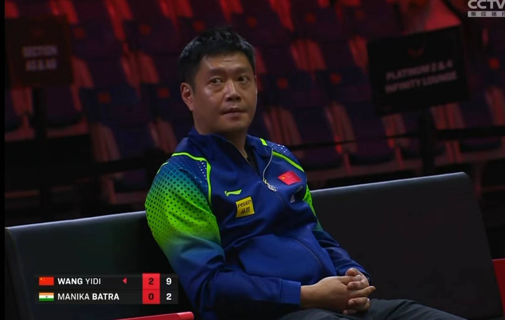 原创取代邱贻可马琳为何选择担任孙颖莎临场教练看莎莎反应秒懂