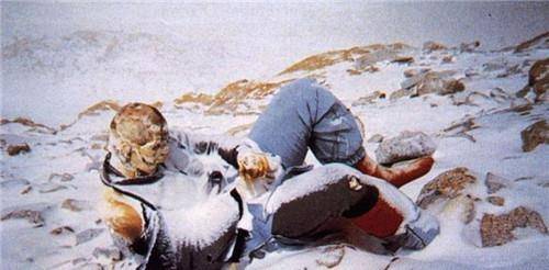 原创珠峰沉睡3具遗体睡美人绿靴子休息者为何数年来没人认领