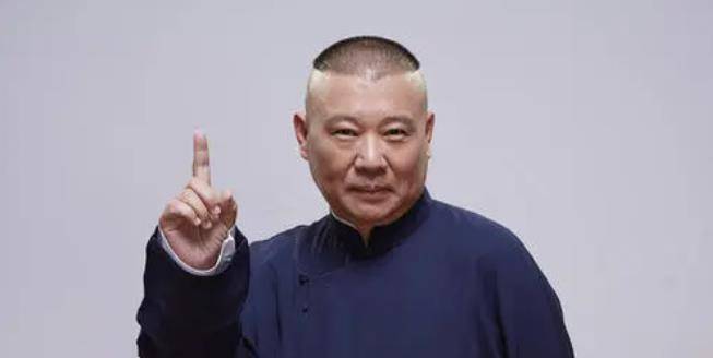 见郭德纲被自己的得意门生如此背叛,李鹤东自然看不惯,于是扬言要卸掉