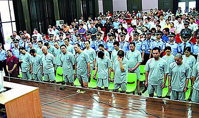 原创回顾深圳黑老大前脚为黑危害百姓后脚捐款成为慈善家