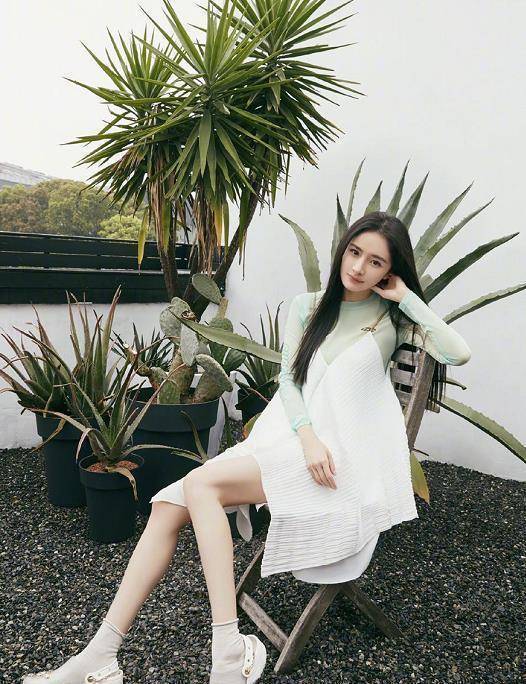 原创懒理与恋情风波杨幂再拍美照看完3cm罗鸟腿懂直男眼光了