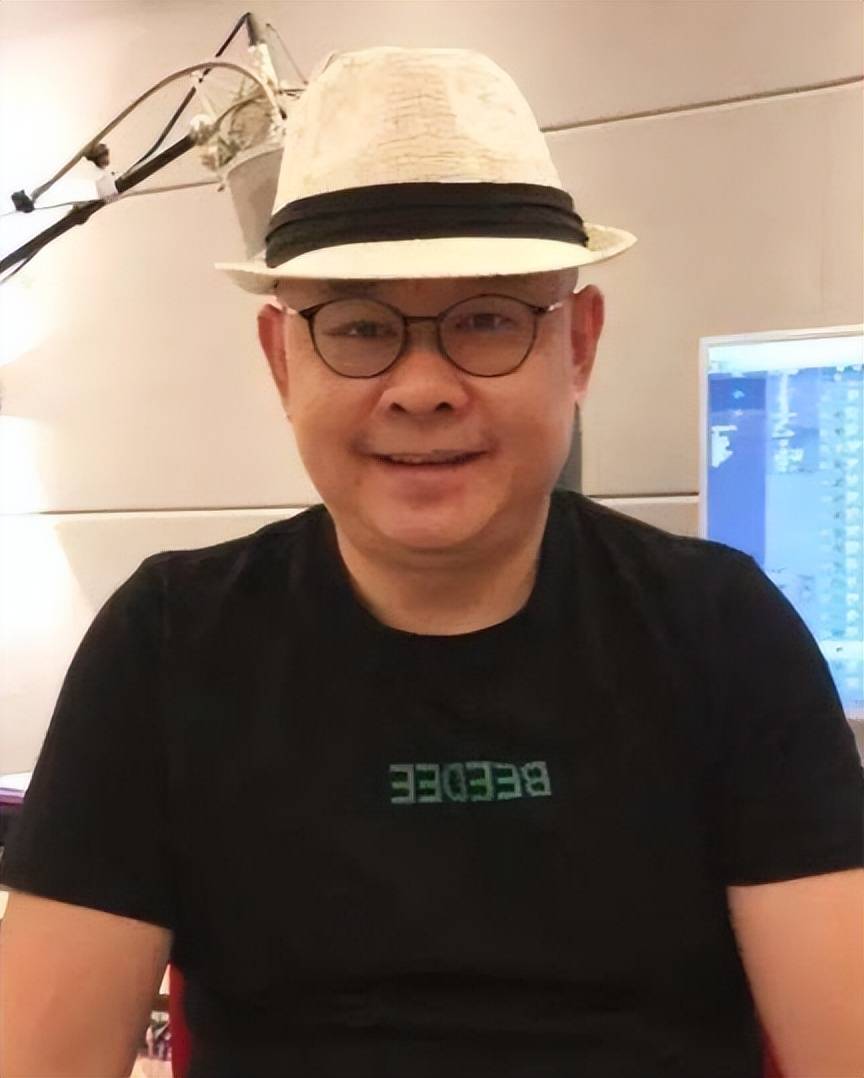 2020年,刀郎宣布复出,发布了多年准备的专辑《弹词话本》,再