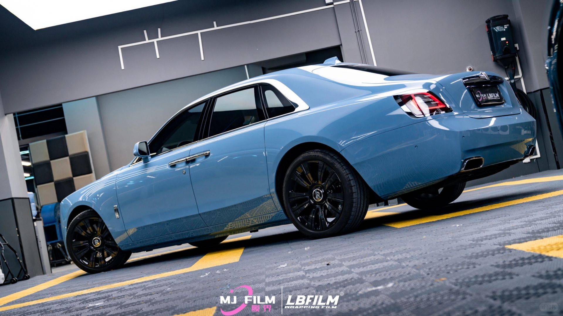 劳斯莱斯lb改色膜品牌原厂漆瓷器蓝大气且低调的蓝色