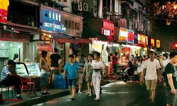 茅台路后,不少网友纷纷感叹:上海最早的小龙虾夜市——寿宁路全面拆除