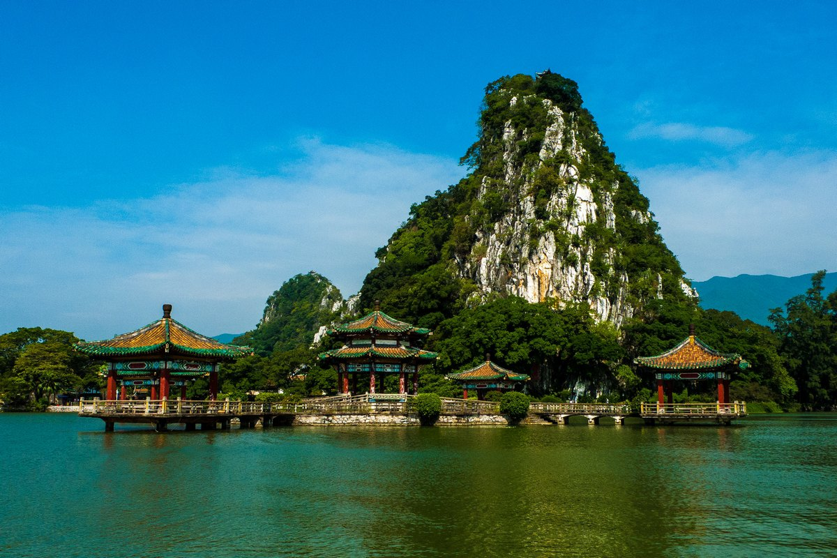 广东那边景点跨度很大,要想玩遍,可着实得花一番功夫,如果没安排好的