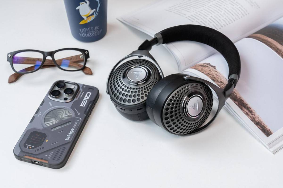 原创法国劲浪focalbathys深海潜艇蓝牙乌音乐发烧友的耳机新宠