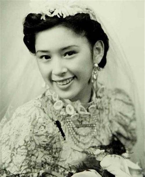 床而睡,但感情恩爱,可惜膝下无子晚年一人孤苦伶_胡友松_李宗仁_胡蝶