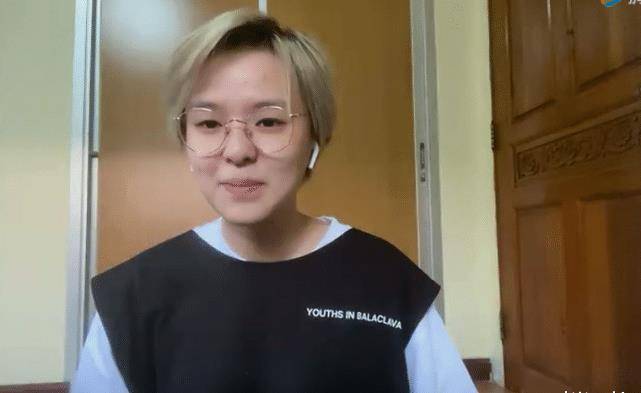 显得_杨芸_皮肤