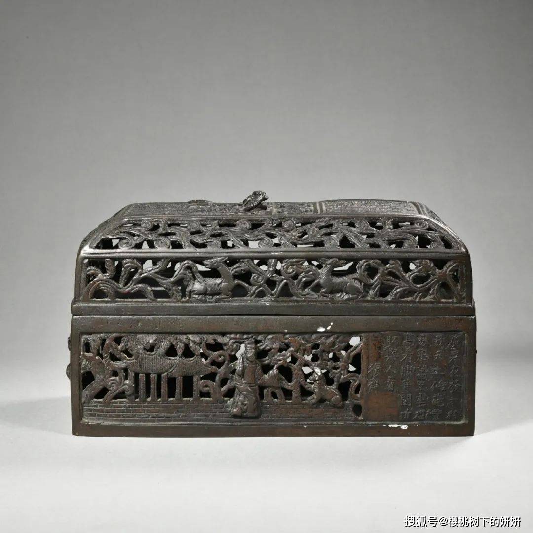 华艺国际2024拍卖追溯明嘉靖铜碧海鱼化龙纹暖砚