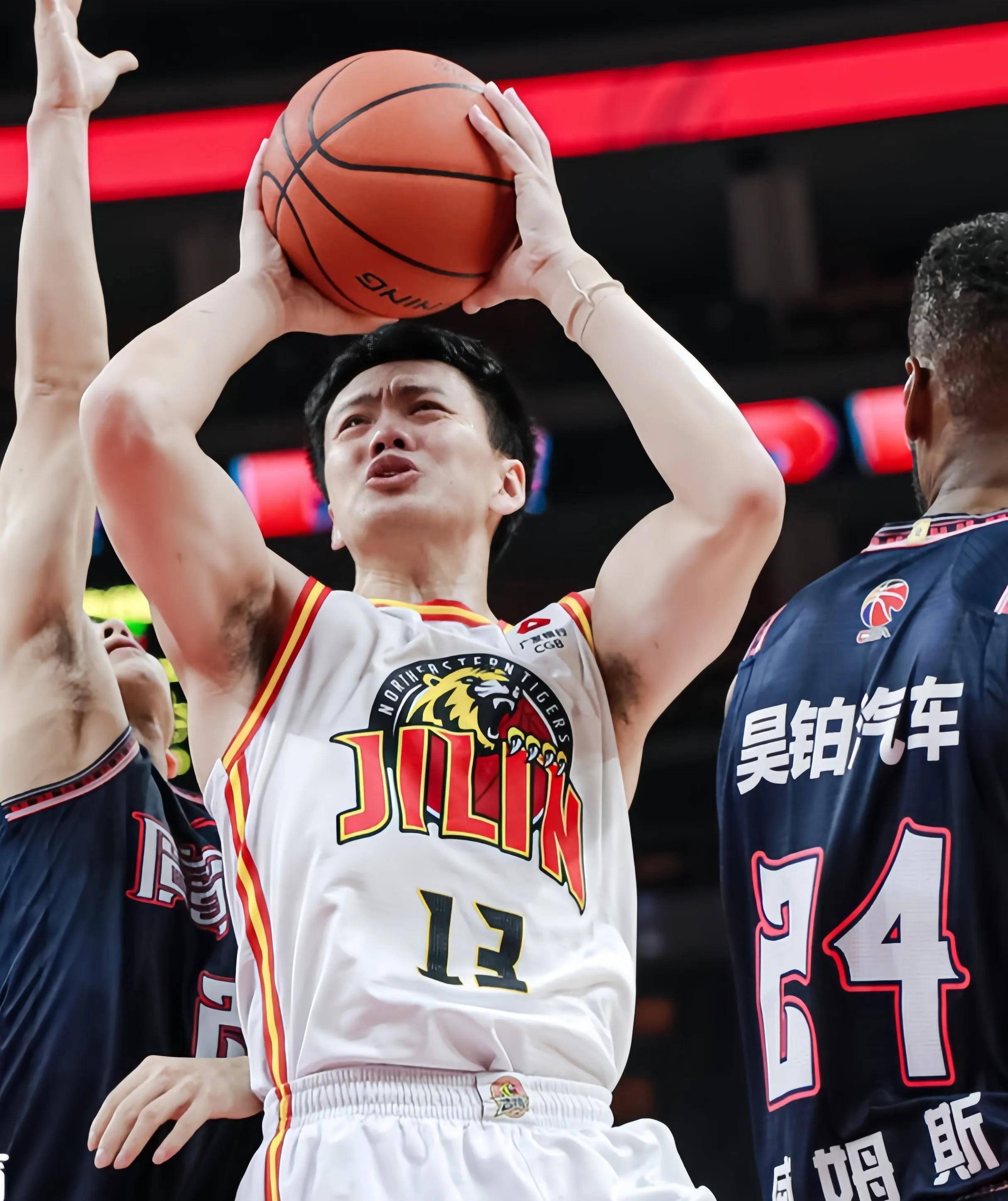 张镇麟排第二,新疆2人进前六,常规赛mvp排第一_排名_比赛_命中率