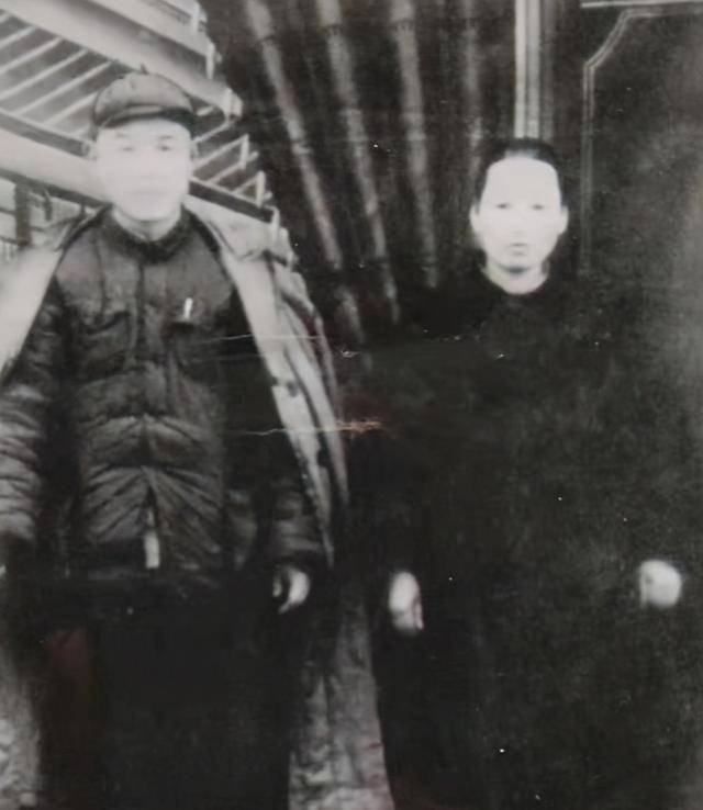 原创河南老人行医八十载死后墓碑刻满祖传药方免费公开当教材