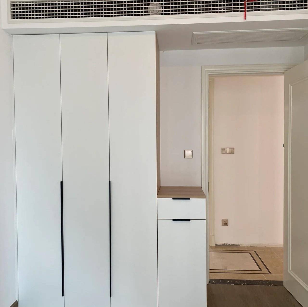 选购定制衣柜,这5点不要选,不是误导,是过来人的经验教训_把手_柜门