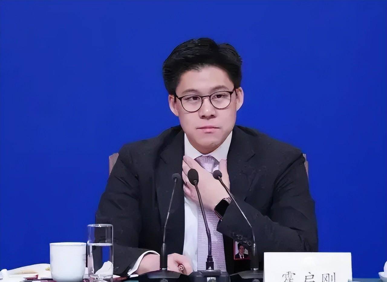 原创霍启刚我这辈子碰到两个贵人一个改变了性格一个指导了人生