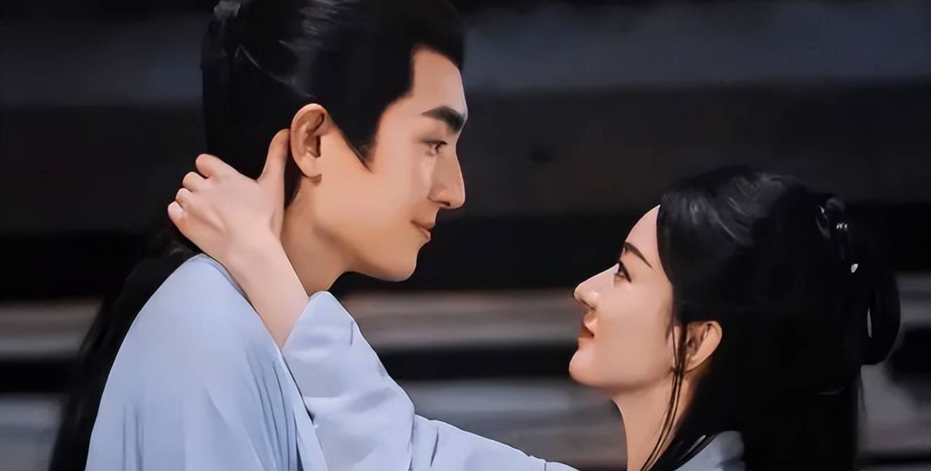 原创            赵丽颖和林更新拍立得照曝光，这氛围也太甜了吧！