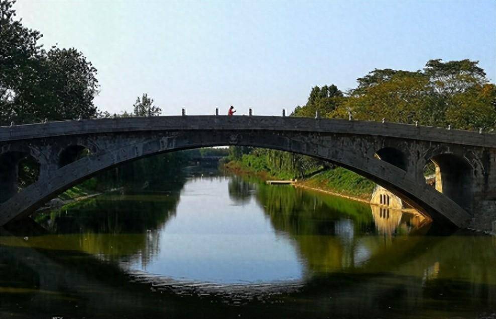 其背后所承载的文化和历史意义,使得卢沟桥成为了一个独特的旅游景点