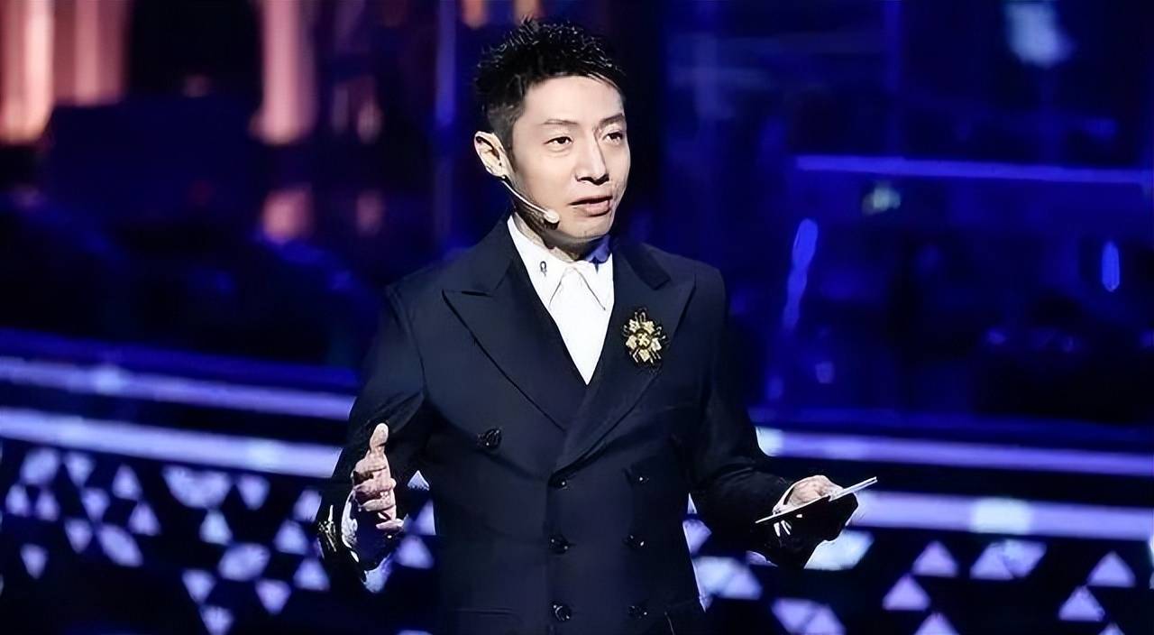 央视主持人神奇的亲戚网:撒贝宁有个亲妹妹,刚强和徐春妮是夫妻