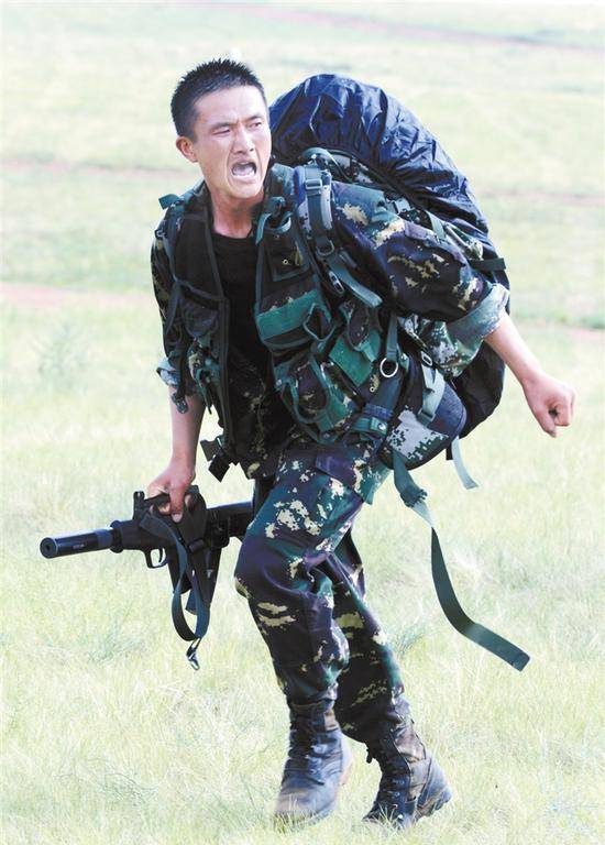 现实版的"士兵突击":他打败欧美13支特种兵,获2次个人一等功_金涛