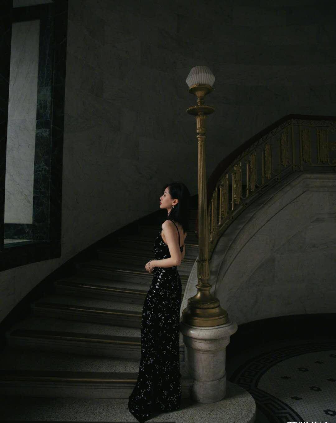 原创王子文堪称小个子穿搭教科书但穿抹身材裙体态放不开显得猥琐