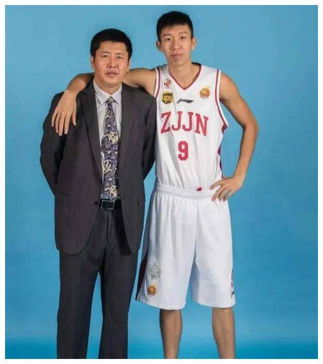 最后,深圳男篮的沈梓捷,李京龙,李慕豪和白昊天,他们的家族传奇是否