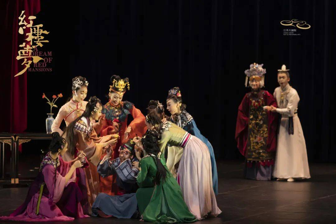 处运用了富有中国特色的古典符号,既是对中华民族优秀传统文化的致敬