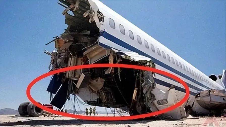 马航370 客机坠毁图片