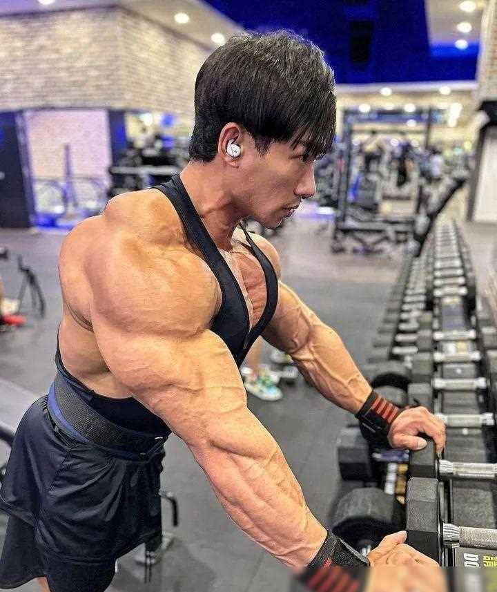 32岁刘翔泡走性感67女私教看完网友直呼这身材太顶了