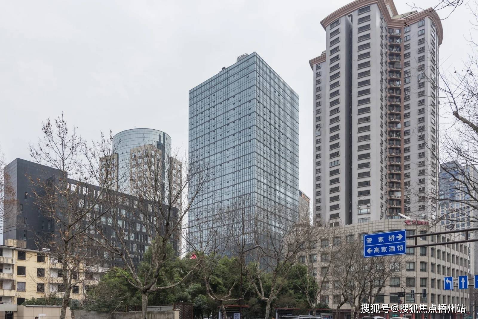 南京南京海华大厦 联合办公 租1-20人工位 精装修 交通便利 可注册