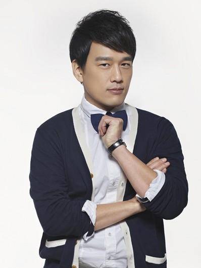 16岁误进娱乐圈,27岁和妻子相伴19年,如今49非霸总不演_王耀庆_爷爷