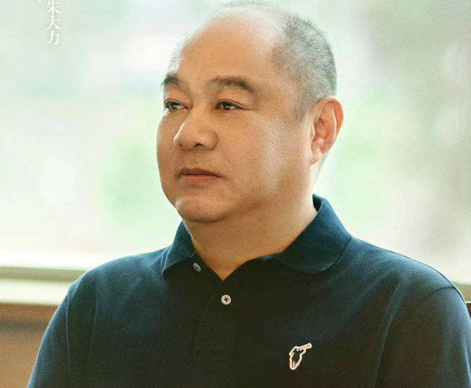 样,也是国家一级演员的霍青,他在《小日子》中饰演顾茉莉的父亲顾得茂