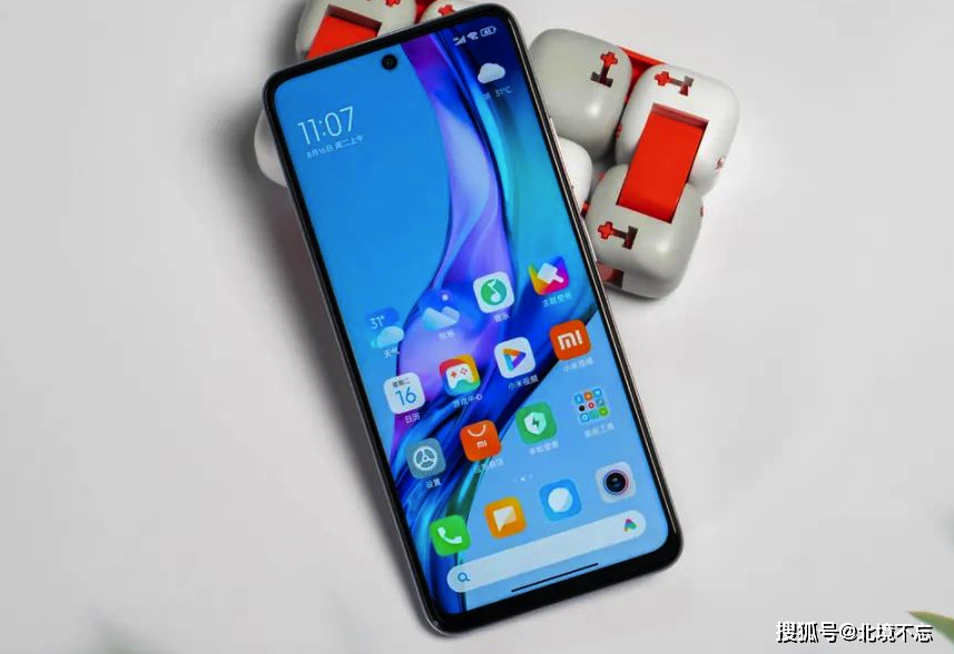 redminote12tpro是一款配备了旗舰lcd屏幕的小金刚手机,除了拥有一块