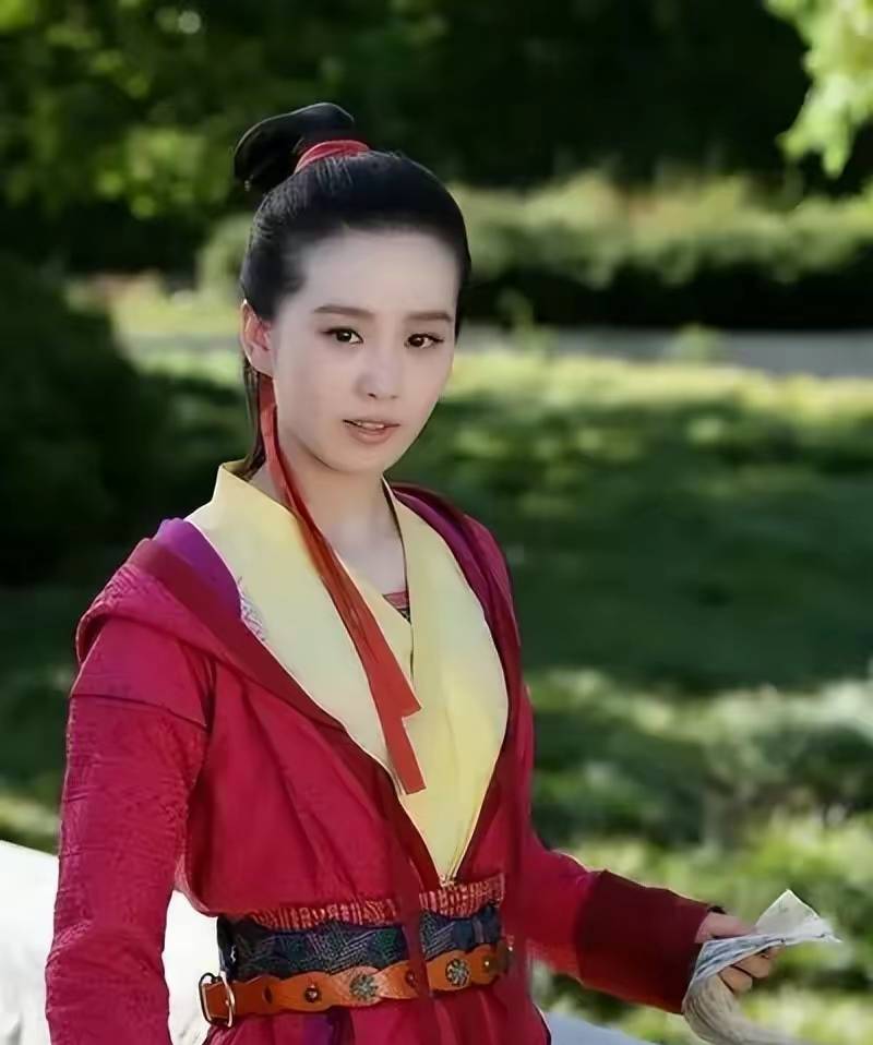 她的古装冰清玉洁超凡脱俗.让人忍不住心生爱慕.