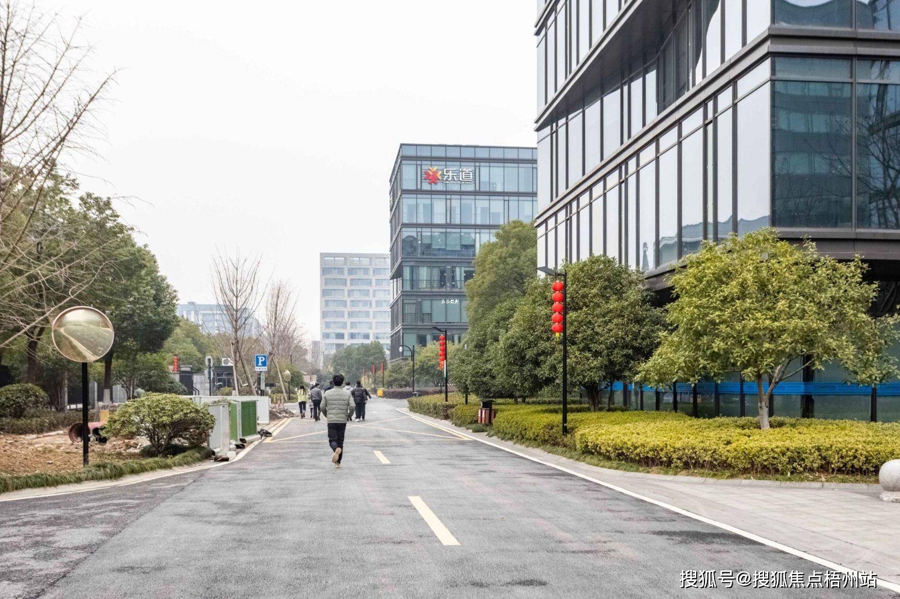 大厦名称:未来科技城海创园,竣工日期:2010年6月*,地理位置:杭州市