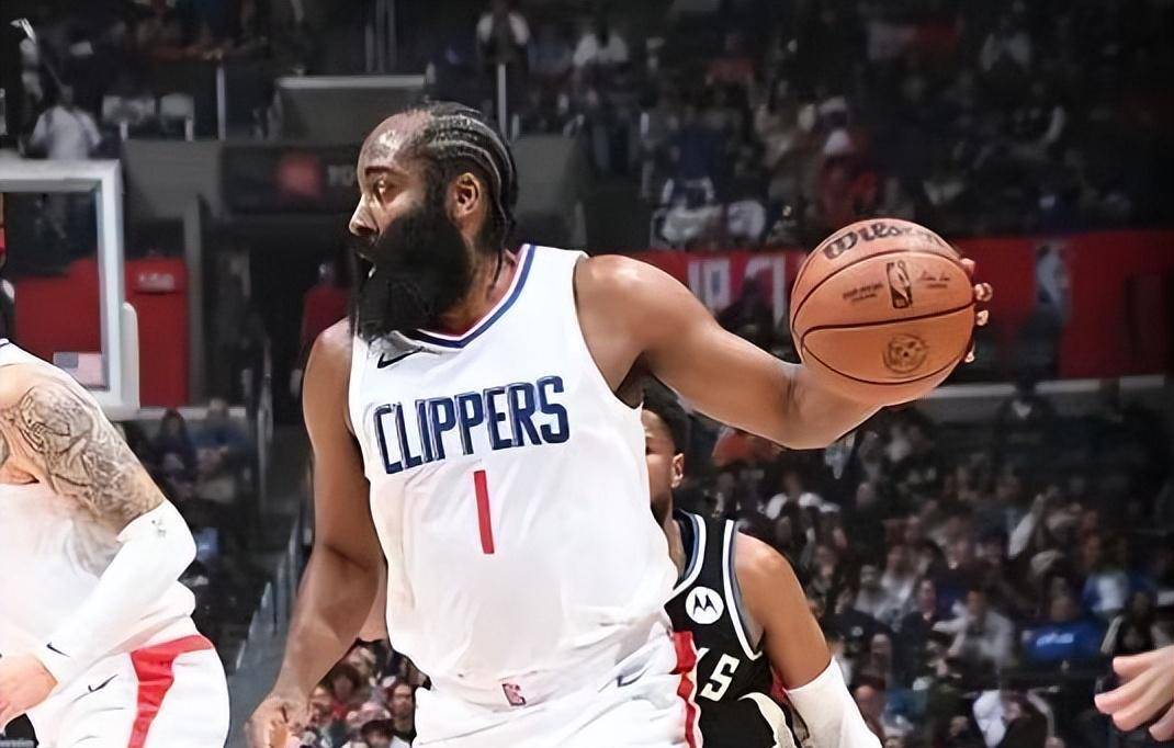 原创哈登1311单核惜败雄鹿双核69分字母终于学会如何搭档利拉德