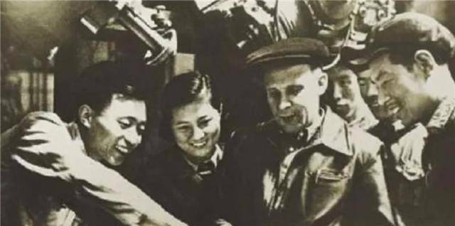 紧急撤退前苏联专家拿出一笔记本给你20分钟能记多少是多少