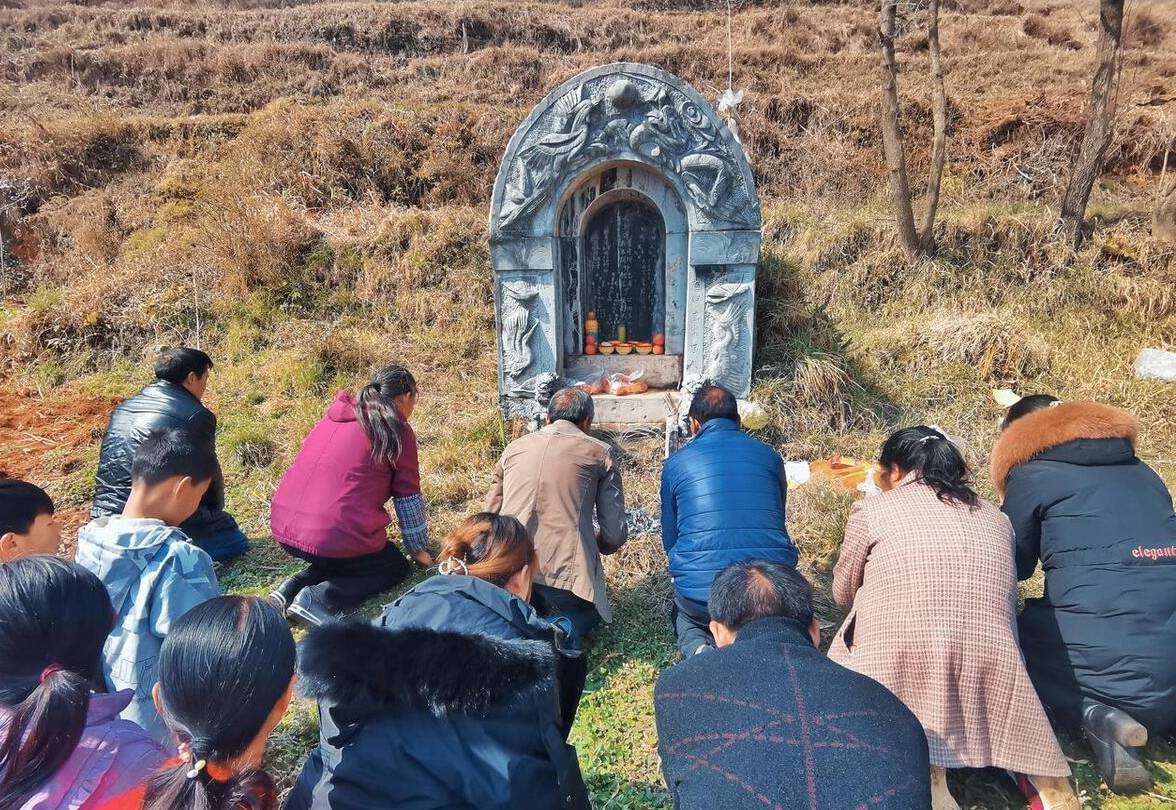 4月4日是60年不遇的清明节"三人不宜去上坟,四人必须去上坟"_家族