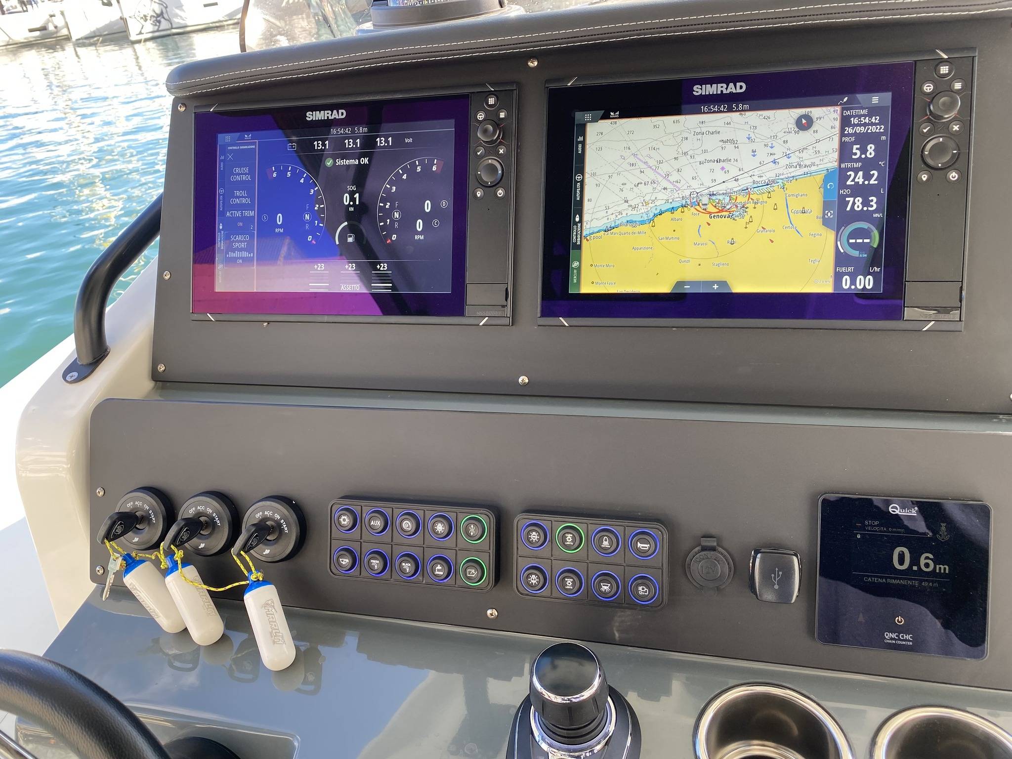 游艇驾驶按键太复杂?通过can keypad智控键盘可实现按键开关一体化!