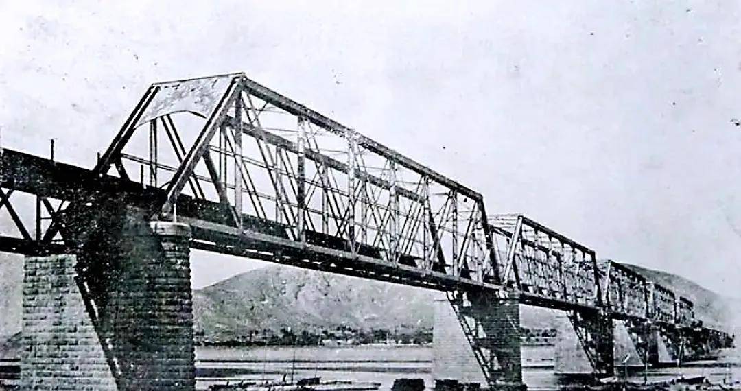 詹天佑铁路专家被誉为中国铁路之父培养了大批铁路专家